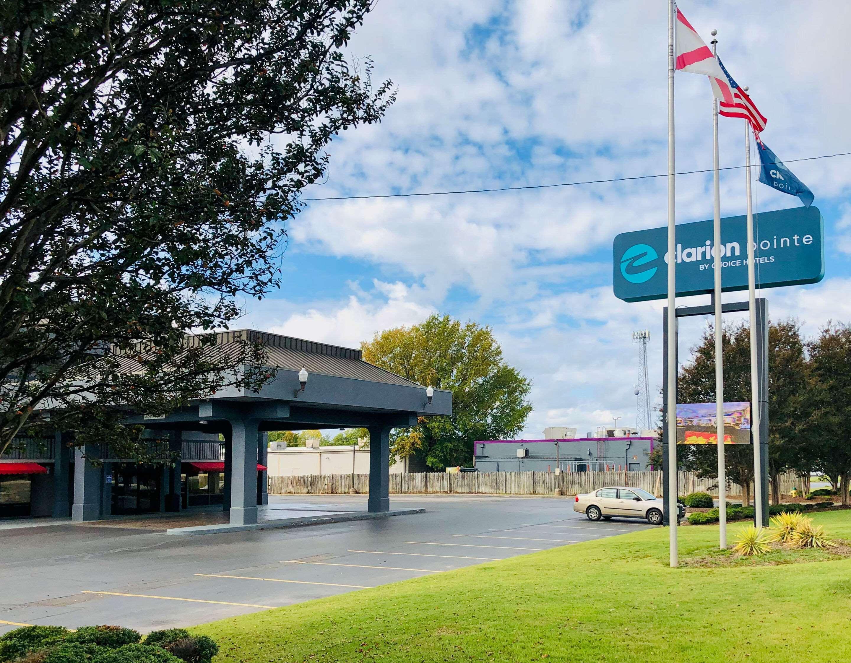 Hotel Clarion Pointe Research Park