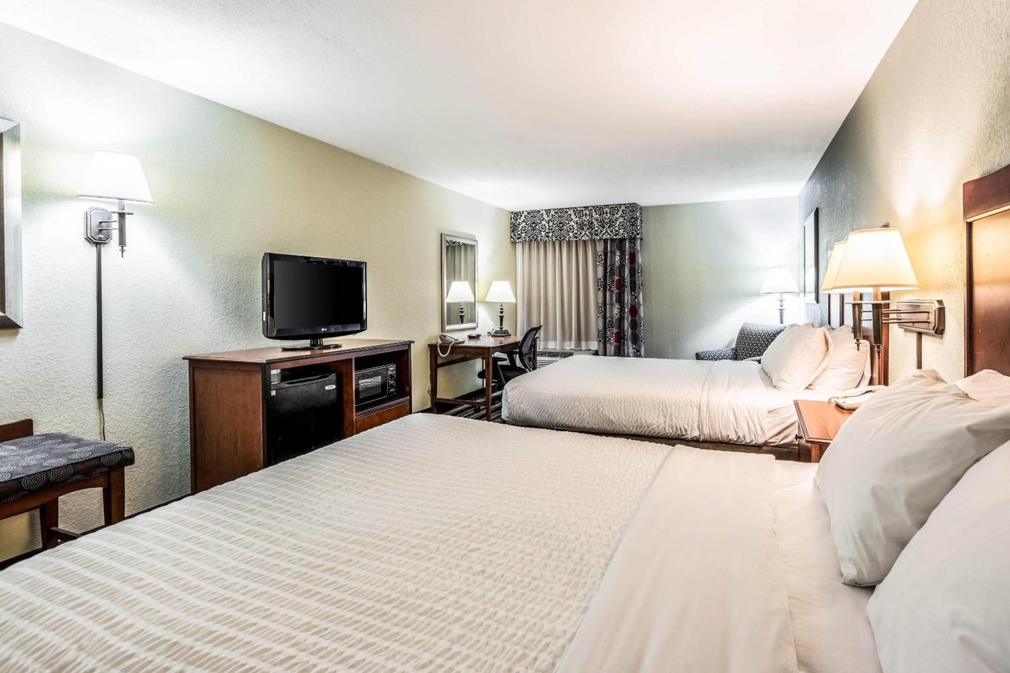 Hotel Clarion Pointe Research Park 3*