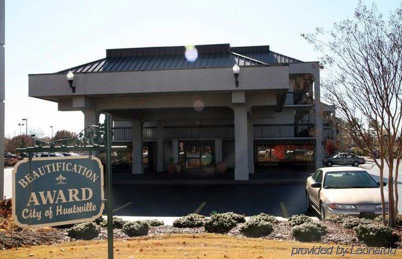 Hotel Clarion Pointe Research Park