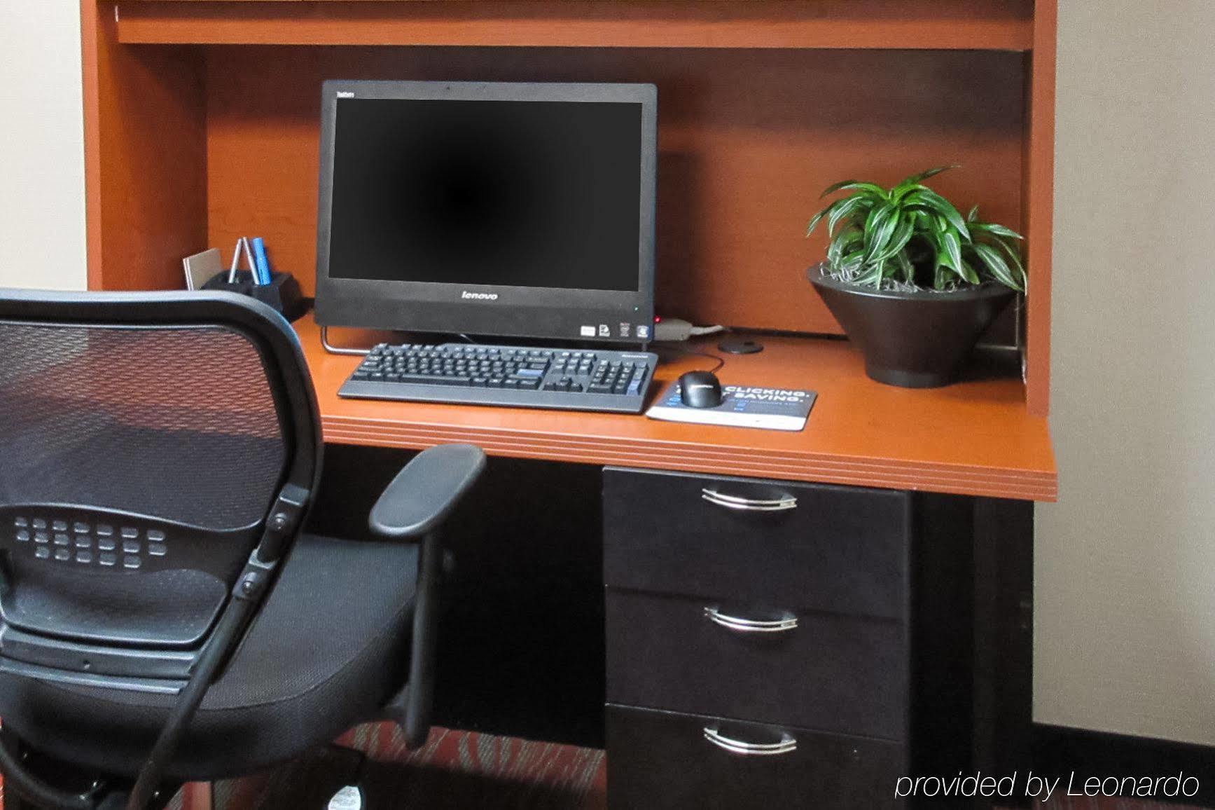 Clarion Pointe Research Park 3*